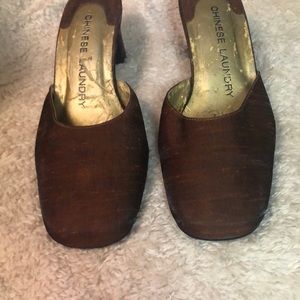 Cooper color raffia mules